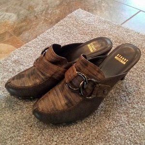 Stuart Weitzman Embossedd Leather Slip On Mule Brown US 8